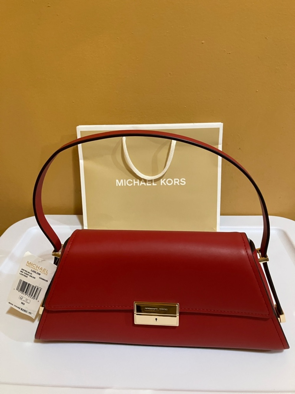 Michael Kors Ludlow MD Conv Shldr Crimson leather bag - Picture 2 of 12